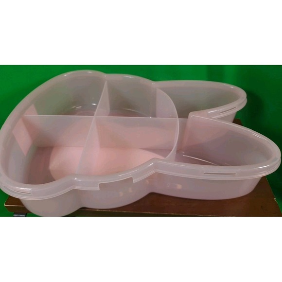 New CWC Bunny Snackle Box with Lid & 6 Compartments for Snacks & Food Container - Picture 8 of 10